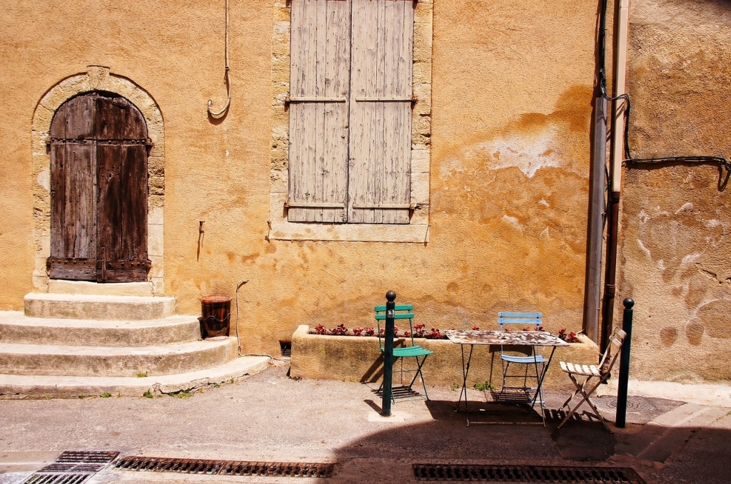 Provence pavement scene
