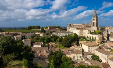 Saint Emilion amongst the vineyards