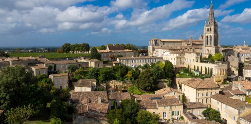 Saint Emilion amongst the vineyards