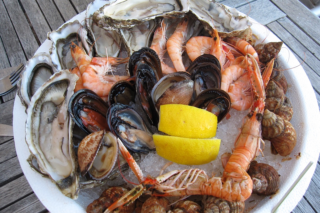 Enjoy the freshest seafood washed down with Languedoc white wines