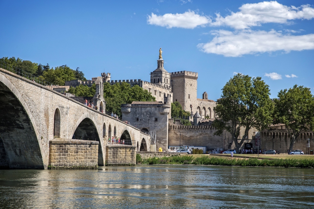 The famous unfinished bridge in Avignon