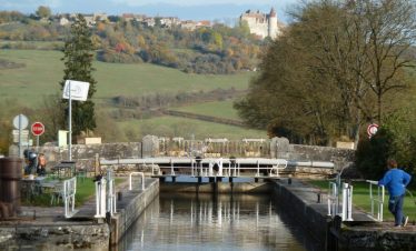 Approaching a lock at Chateauneuf Burgundy
