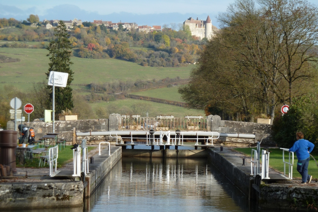 Approaching a lock at Chateauneuf Burgundy