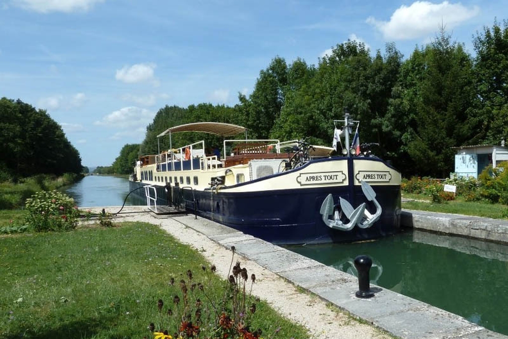 Approaching a lock on a river cruise in Burgundy