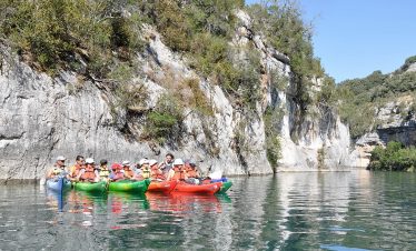 Re-grouping in he canoes on the Verdon River