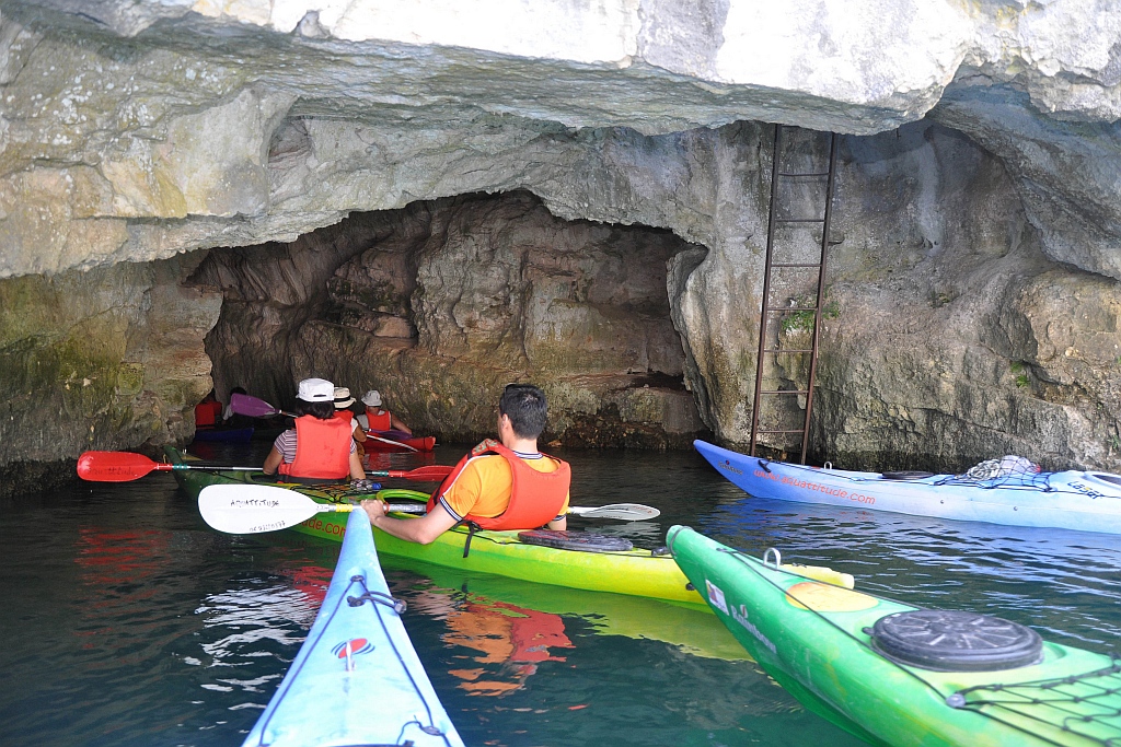 Canoeing explorations Verdon