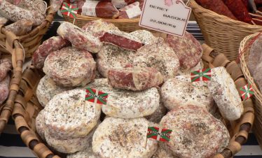 Basque charcuterie bérets basques