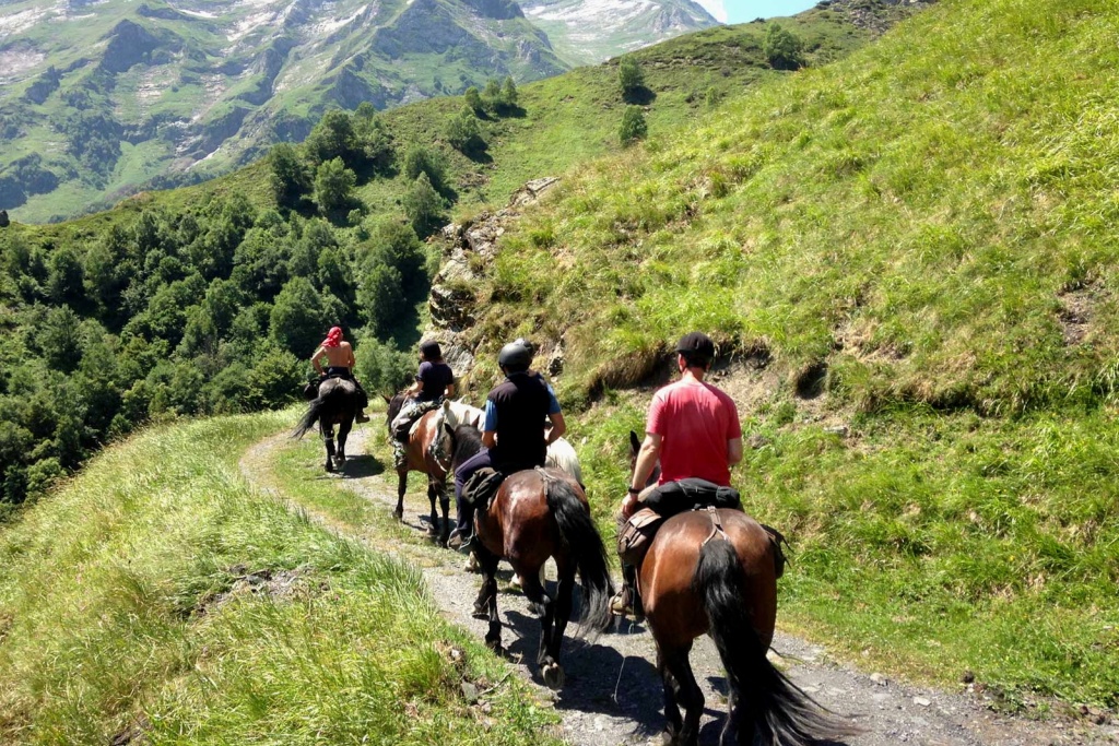 Horse riding and trekking in the Pyrenees