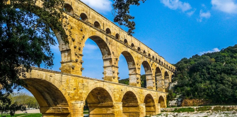 Pont du gard roman aqueduct