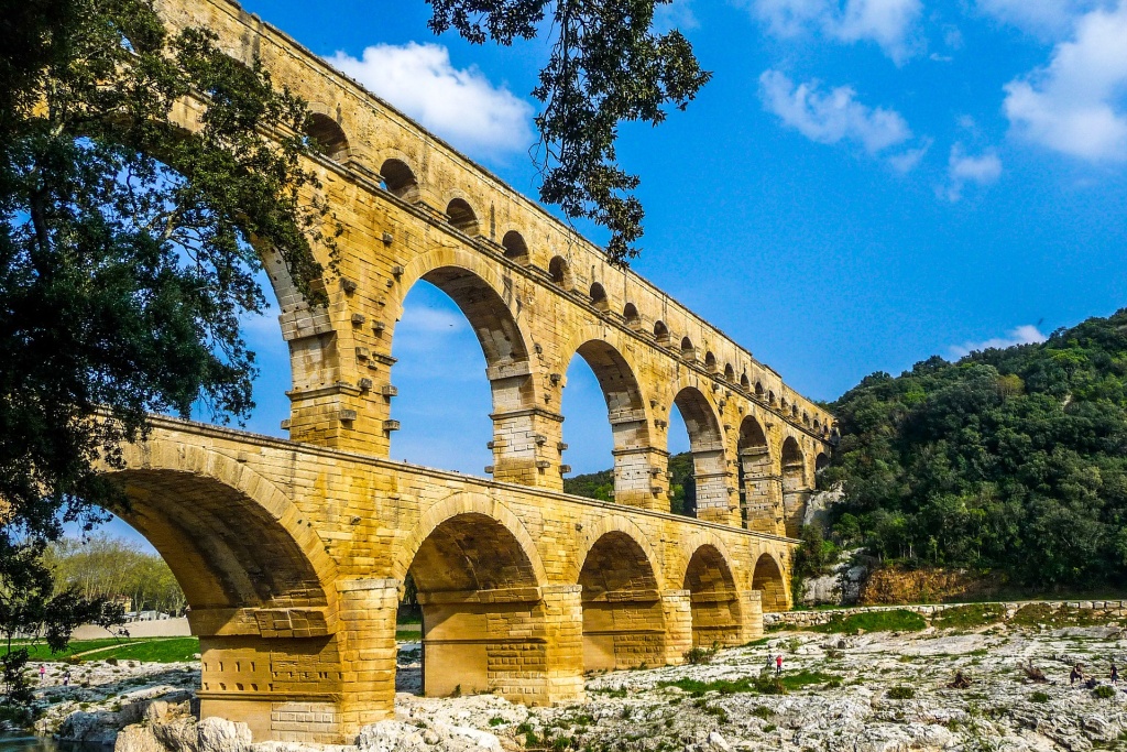 Pont du gard roman aqueduct