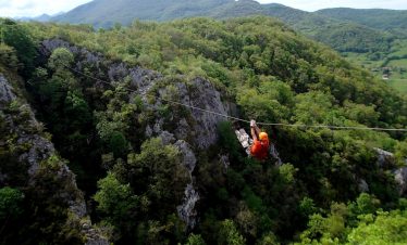 Tyrolean traverse high ropes adventures