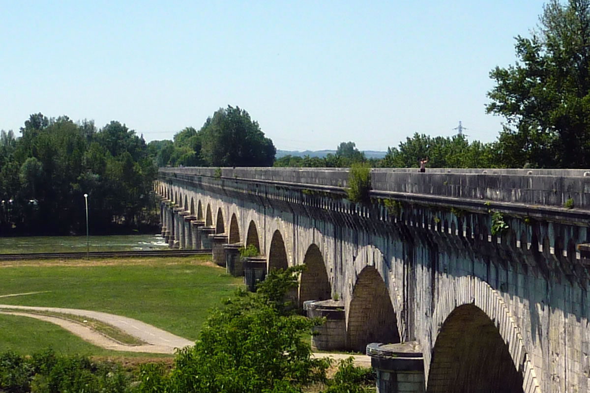 The canal bridge at Agen
