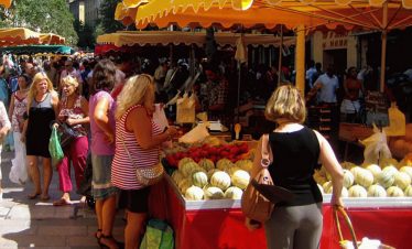Visiting market in Gascony