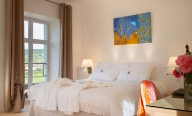 Superior room in chateau spa hotel in Meursault