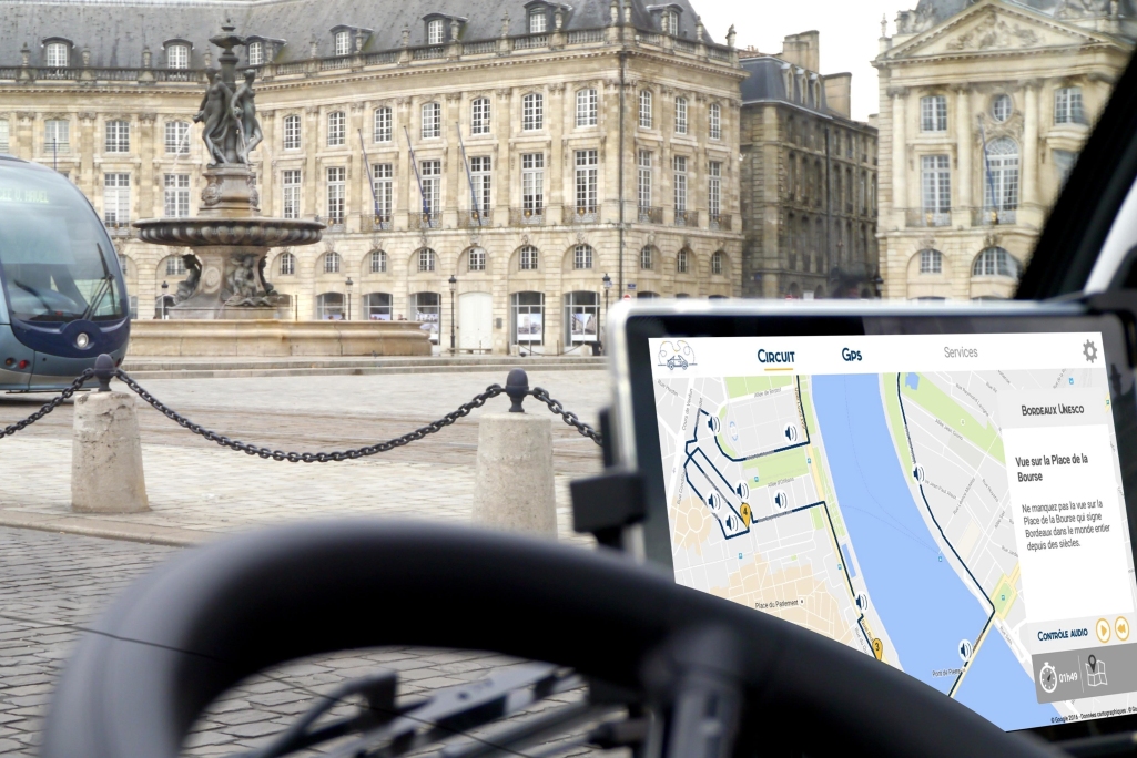 Multi Media tablet for buggy wine tours in Bodeaux