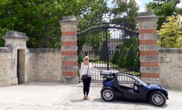 Electric buggy wine tour in Margaux Bordeaux