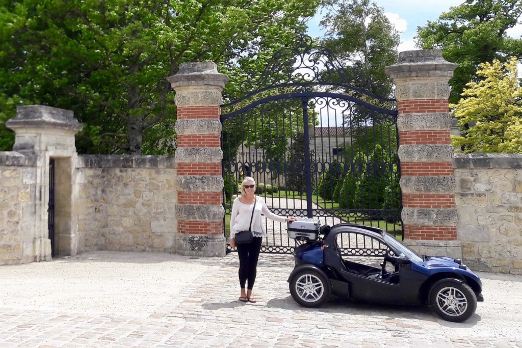 Electric buggy wine tour in Margaux Bordeaux